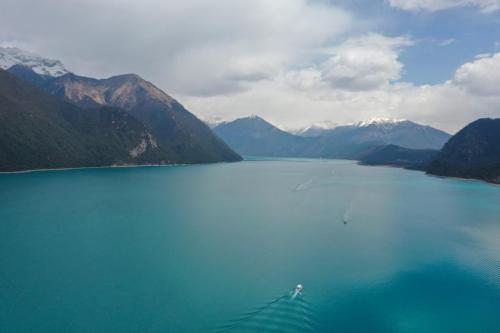 温室气体排放引起全球湖泊变化