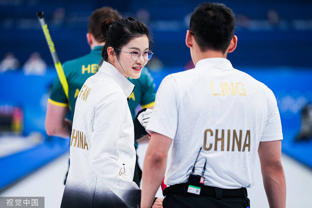 中国冰壶混双6-5险胜澳大利亚