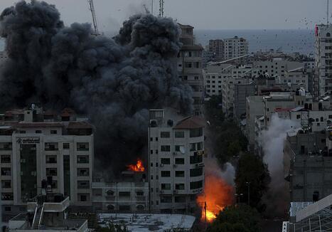 以军继续空袭加沙地带哈马斯目标 双方超400人死亡