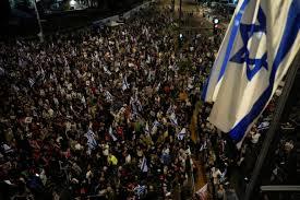以色列特拉维夫发生大规模游行示威